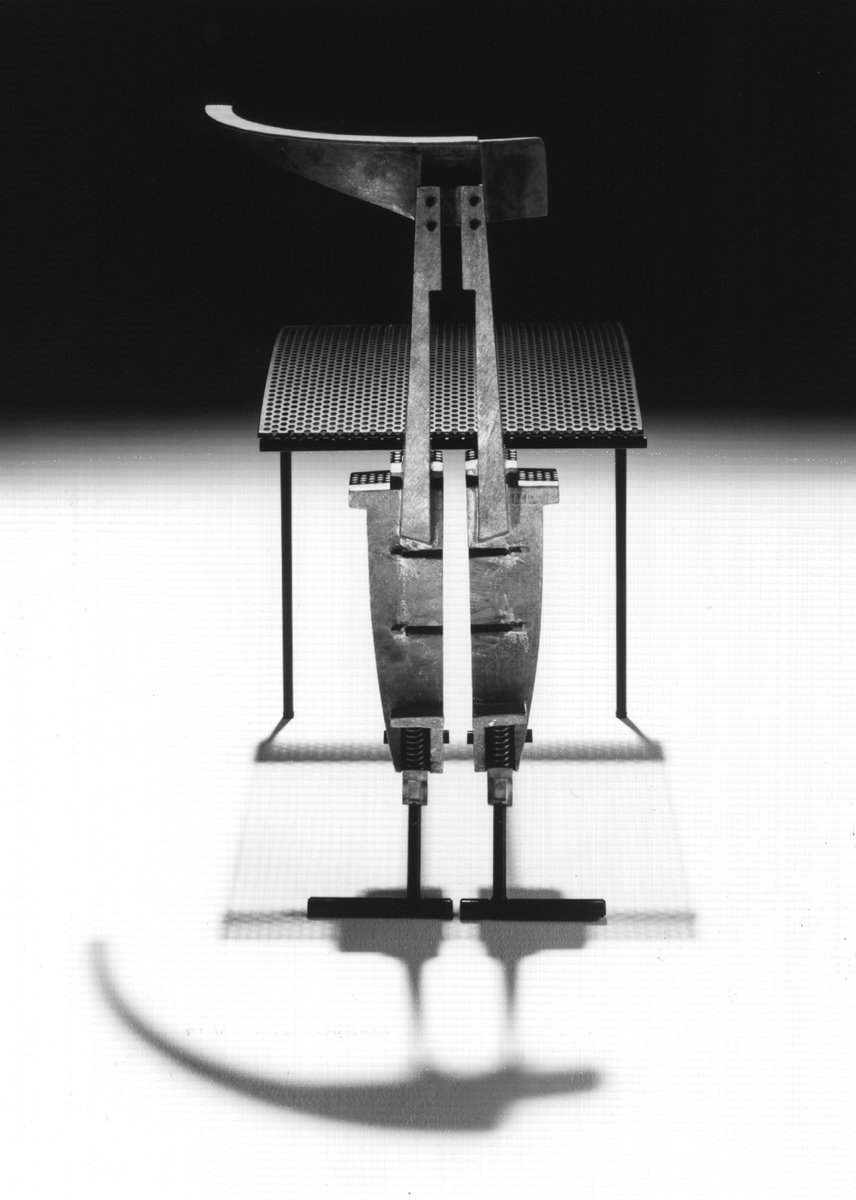Thom Mayne Nee Chair, Morphosis